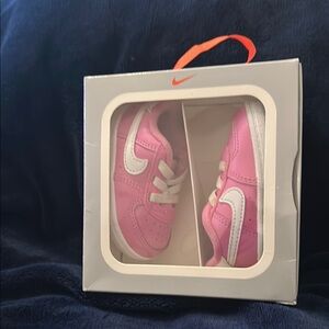 Nike Infants Sneakers in Pink and White